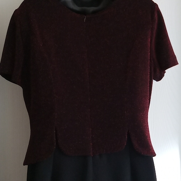 ⭐️ Host Pick ⭐️ VIP Petite | Black Metallic Layered Maxi Dress * New - Picture 9 of 11